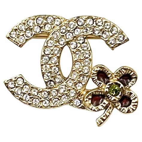 chanel small brooch crystal